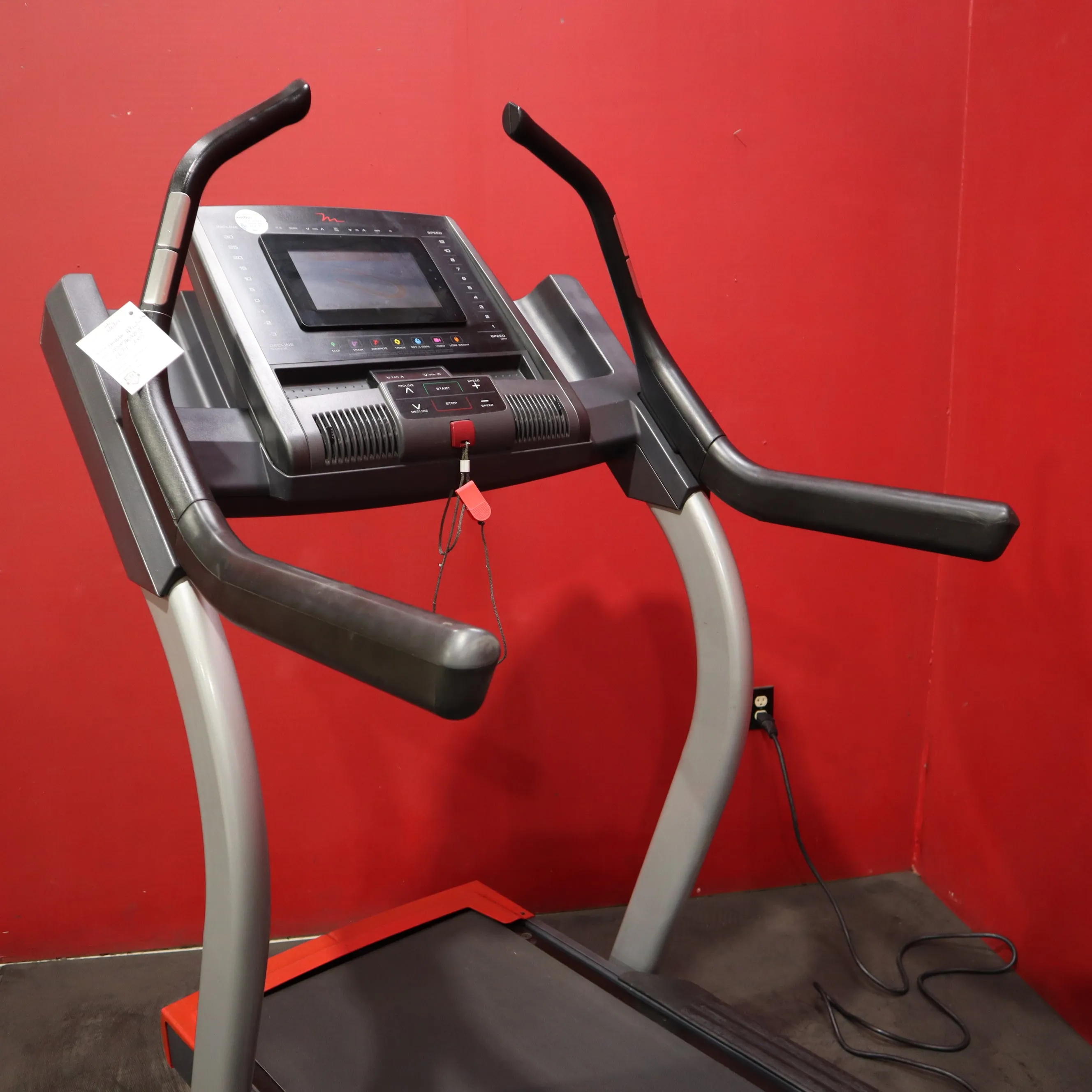 FreeMotion I11.9 Incline Trainer Treadmill (Refurbished)