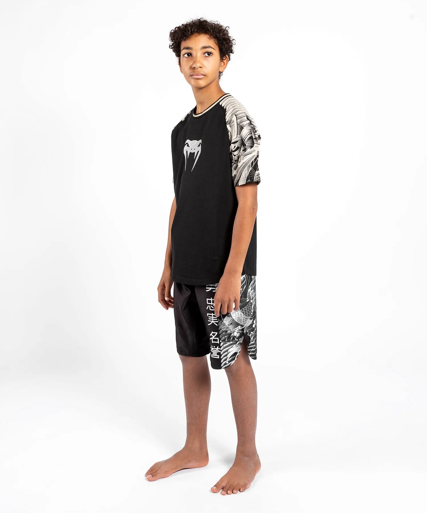 Venum YKZ21 Kids Fightshorts – Black/White